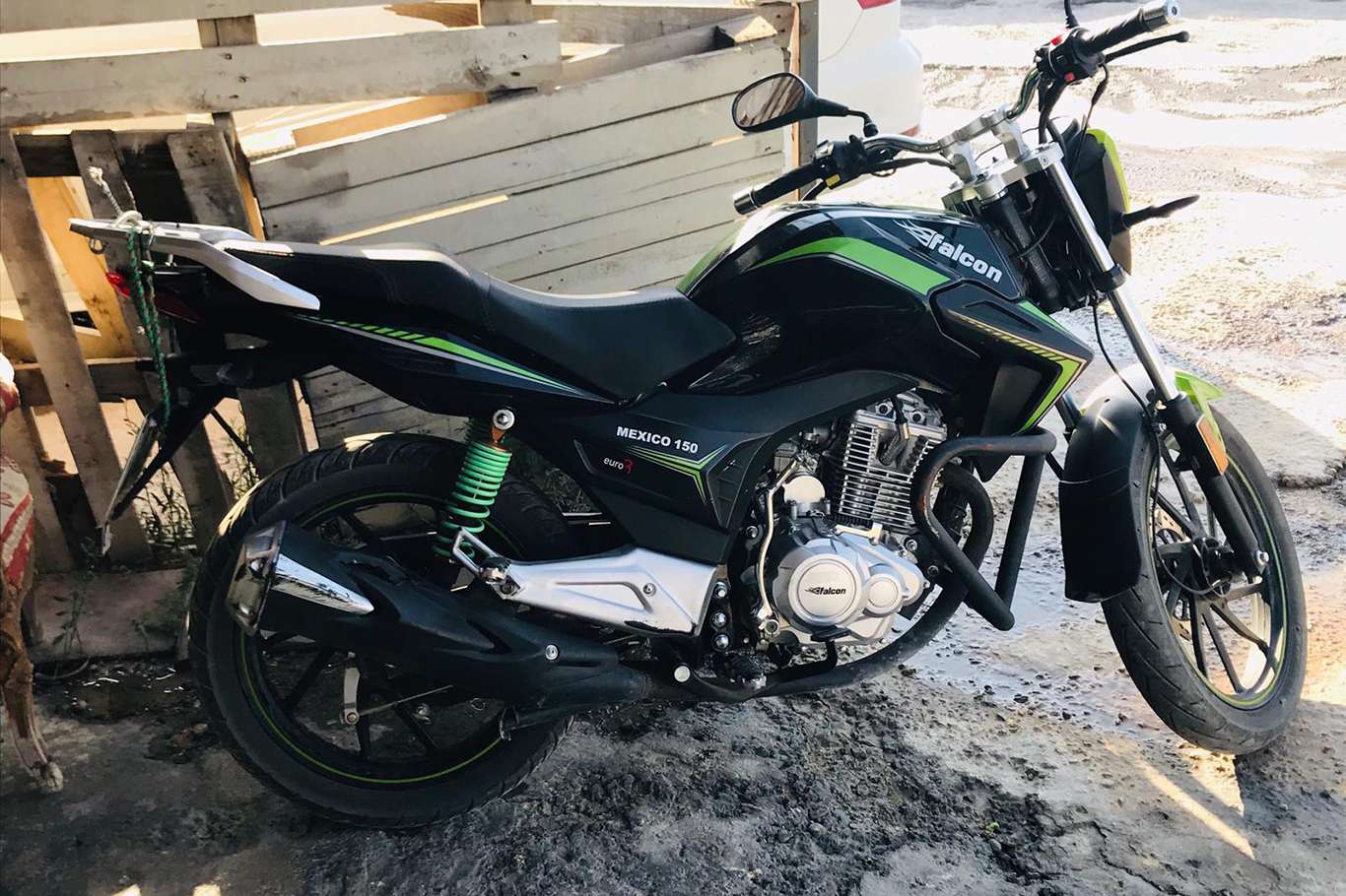Motosiklet hırsızlığı güvenlik kamerasında